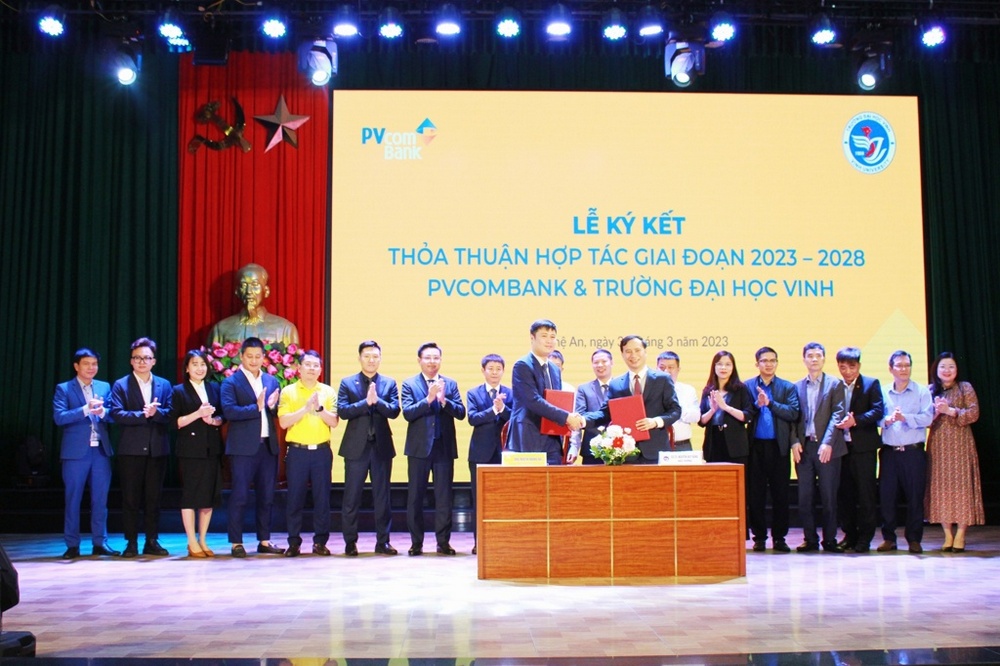 Trường Đại học Vinh và Ngân hàng TMCP Đại chúng Việt Nam ký kết Biên bản ghi nhớ hợp tác toàn diện