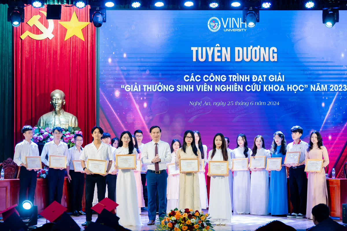 46 công trình nghiên cứu của sinh viên đạt Giải thưởng sinh viên Nghiên cứu khoa học cấp Trường năm 2023