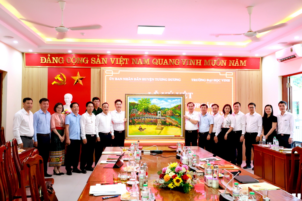 11 đề án, 12 dự án/đề tài và 5 hội thảo khoa học dự kiến được triển khai để cụ thể hóa Ghi nhớ hợp tác giữa Trường Đại học Vinh và UBND huyện Tương Dương