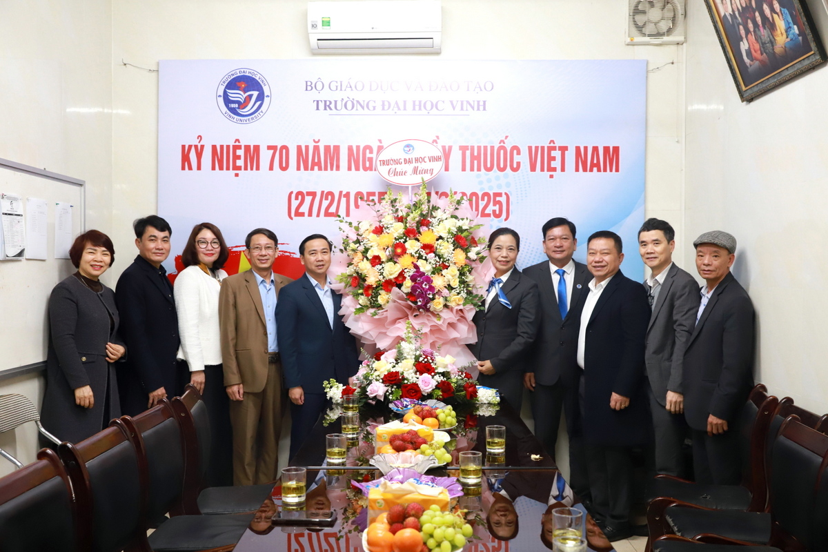Lãnh đạo Nhà trường và các đơn vị chúc mừng Trạm Y tế nhân dịp kỷ niệm 70 năm Ngày Thầy thuốc Việt Nam (27/2/1955 - 27/2/2025)