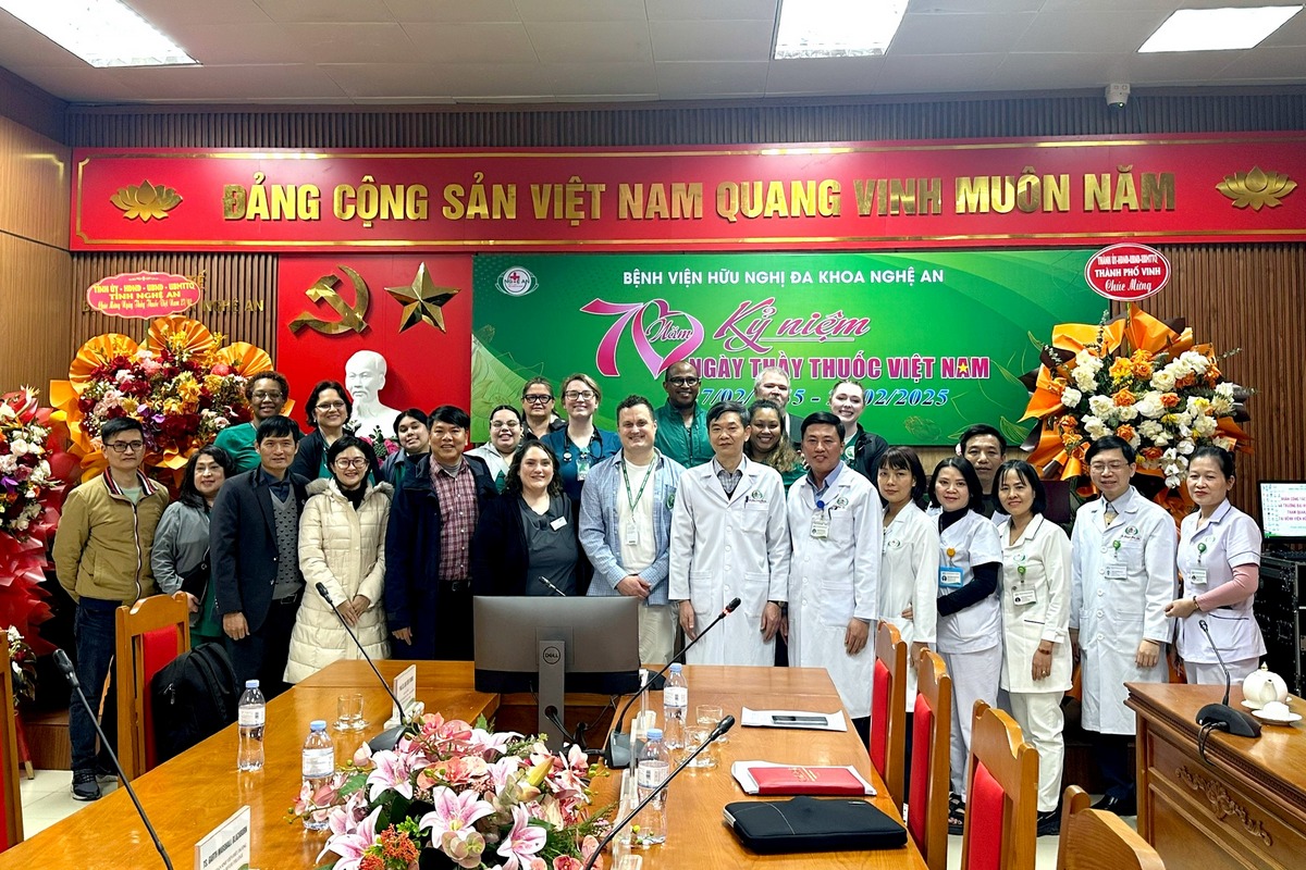 Trường Đại học Vinh và Trường Green River College (Hoa Kỳ) tổ chức chương trình trao đổi học tập chuyên môn cho sinh viên ngành Điều dưỡng