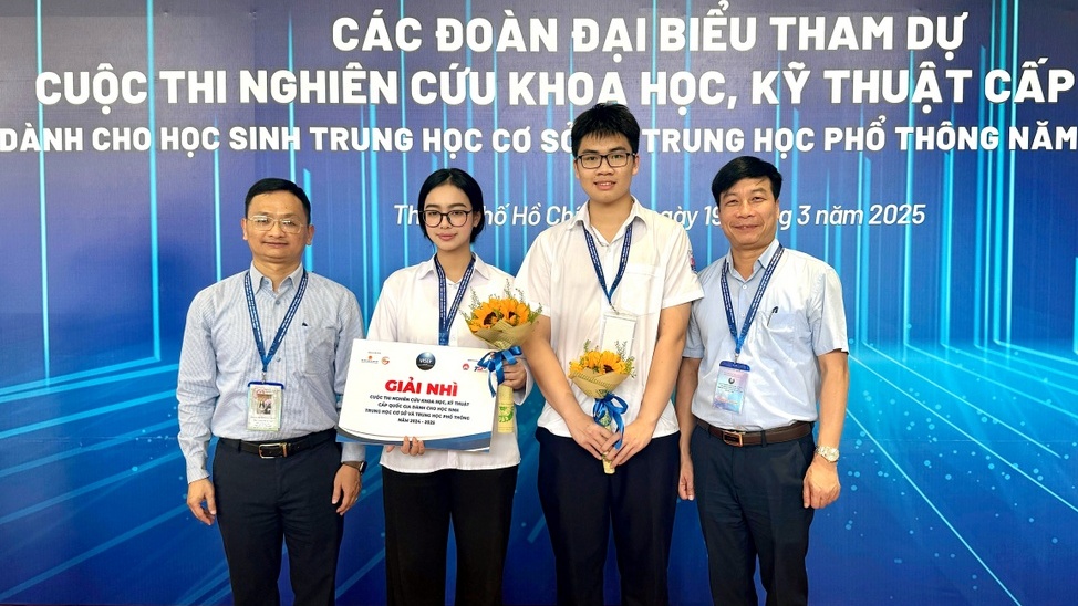 Học sinh Trường THPT Chuyên đạt Giải Nhì Cuộc thi nghiên cứu Khoa học, kỹ thuật cấp quốc gia học sinh trung học cơ sở và trung học phổ thông năm học 2024 - 2025