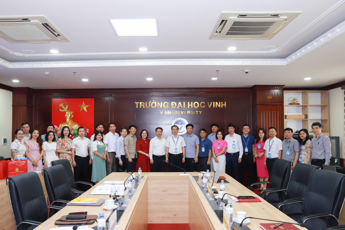 Học viện Y Dược học cổ truyền Việt Nam thăm và làm việc tại Trường Đại học Vinh