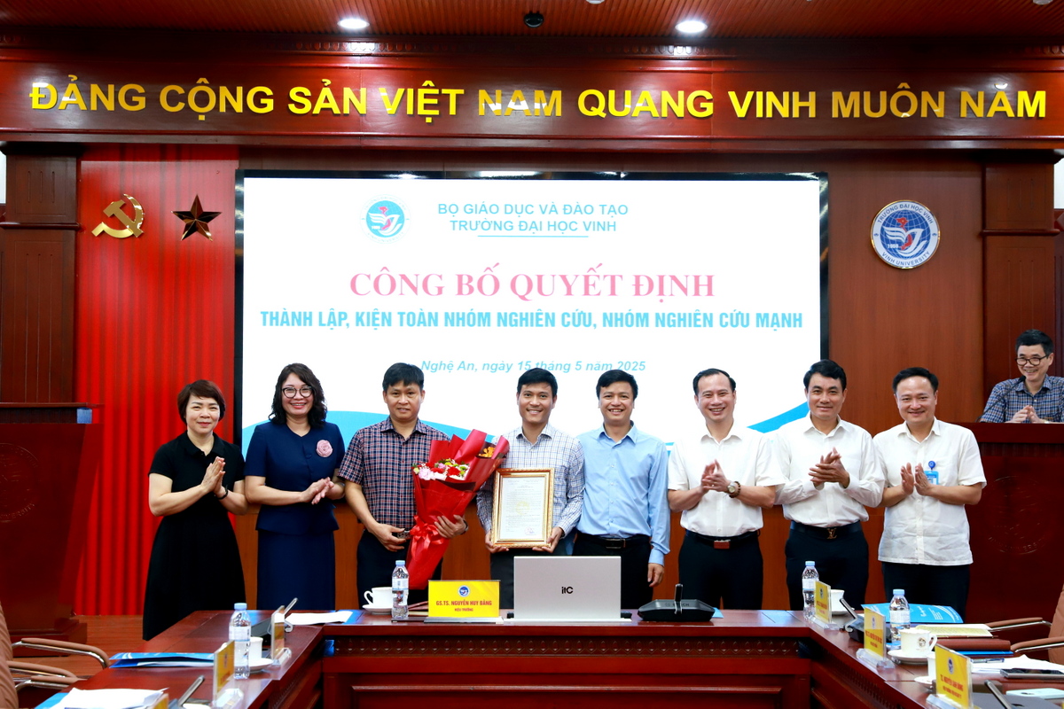 Trường Đại học Vinh thành lập và kiện toàn các nhóm nghiên cứu, nghiên cứu mạnh nhân kỷ niệm Ngày Khoa học và Công nghệ Việt Nam