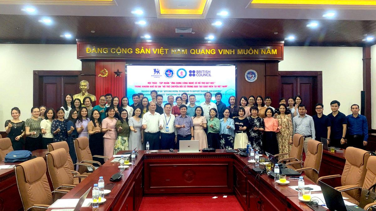 Trường Đại học Vinh tổ chức Hội thảo - Tập huấn "Ứng dụng công nghệ số hỗ trợ dạy học"