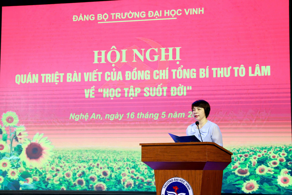 Đảng bộ Trường Đại học Vinh quán triệt bài viết của đồng chí Tổng Bí thư Tô Lâm về "Học tập suốt đời" và Chuyên đề năm 2025 về Học tập và làm theo tư tưởng, đạo đức, phong cách Hồ Chí Minh
