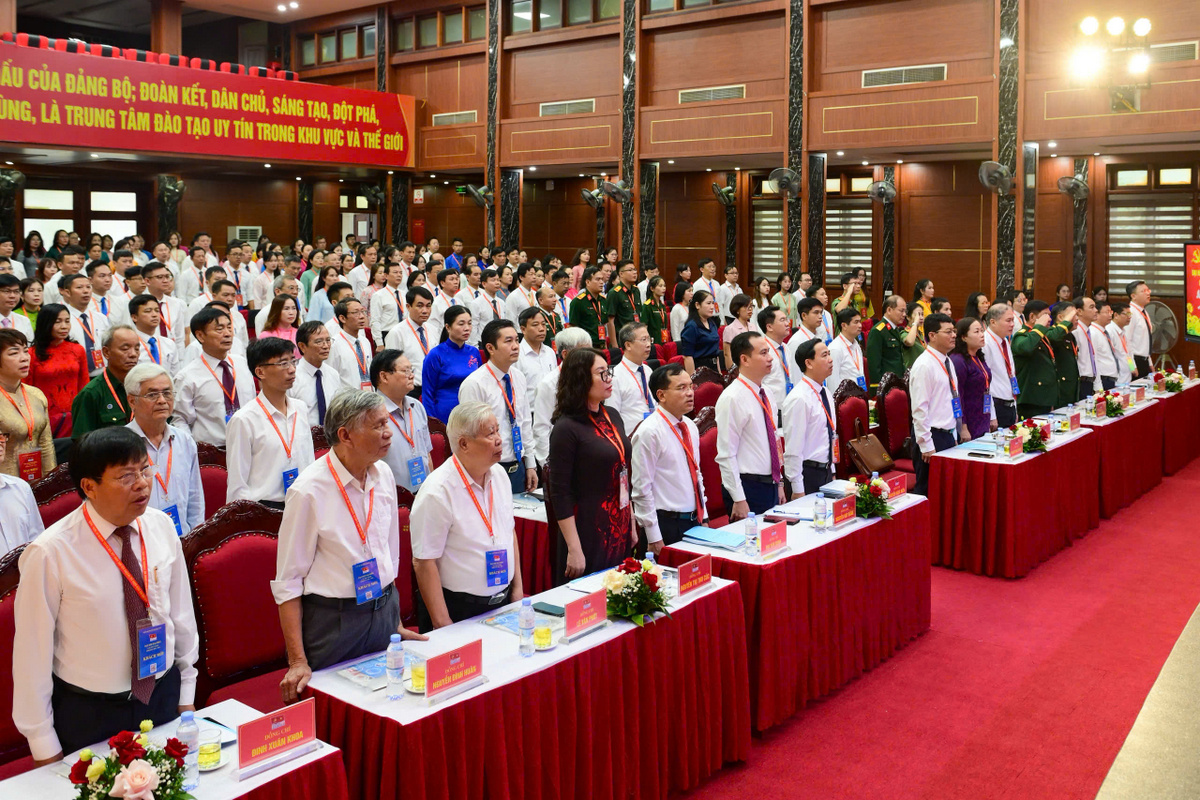 Trường Đại học Vinh hướng tới là Đại học vùng, trung tâm đào tạo uy tín của khu vực và quốc tế