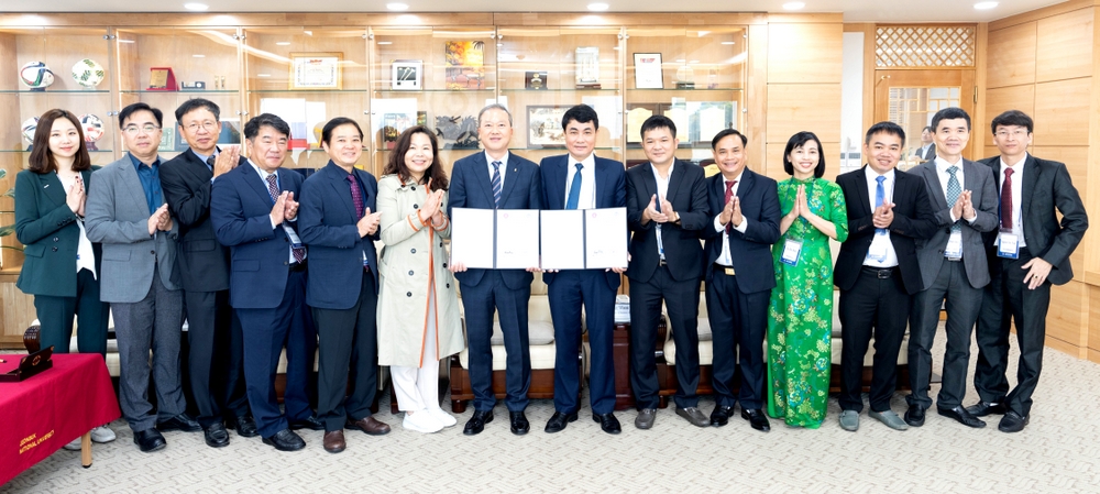 Đoàn công tác của Trường Đại học Vinh thăm và làm việc tại Đại học Quốc gia Jeonbuk, Hàn Quốc