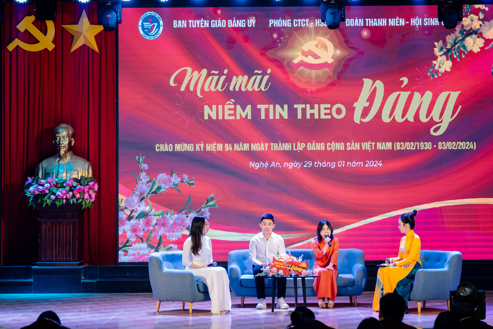 Trường Đại học Vinh tổ chức Chương trình giao lưu "Mãi mãi niềm tin theo Đảng" kỷ niệm 94 năm Ngày thành lập Đảng Cộng sản Việt Nam