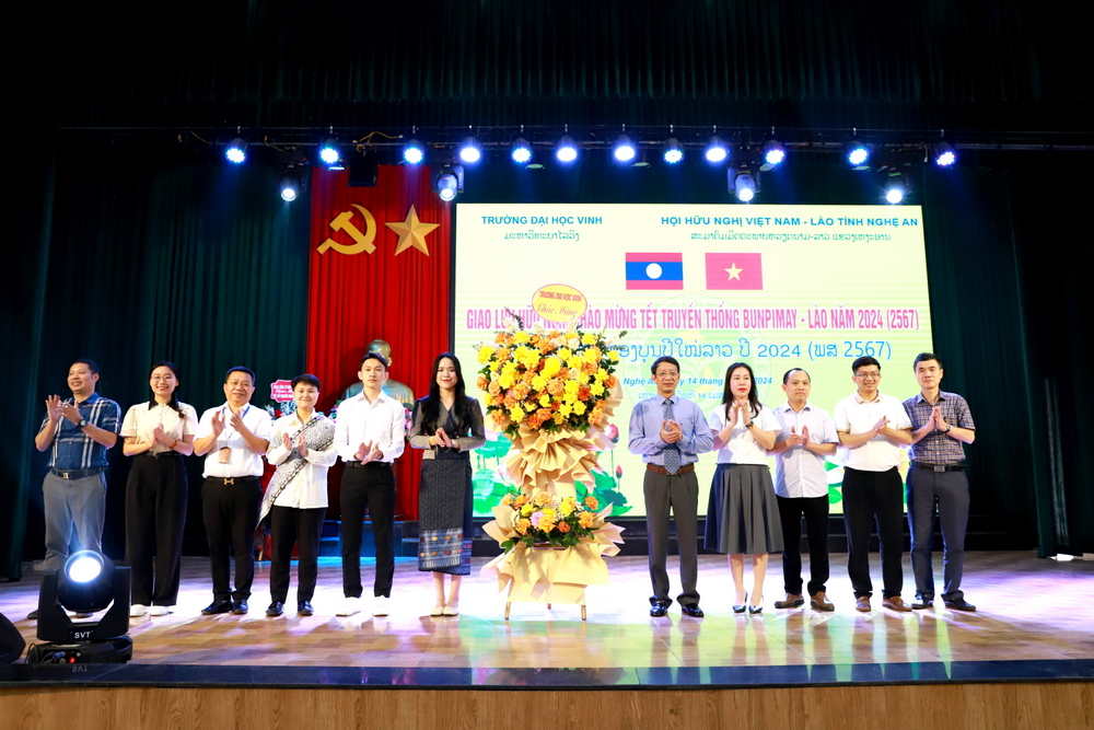 Trường Đại học Vinh tổ chức Giao lưu hữu nghị chào mừng Tết Truyền thống Bunpimay năm 2024 (2567) cho Lưu học sinh Lào